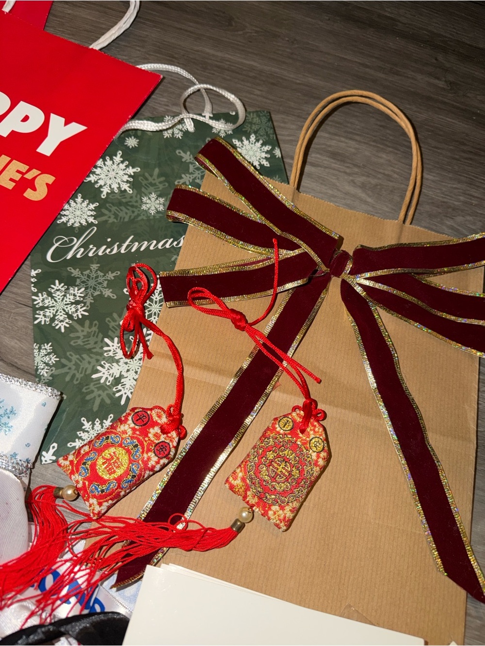 Holiday Party Gift Bag & Wrapping Set - Red, Green, Blue, Pink - Picture 2 of 7
